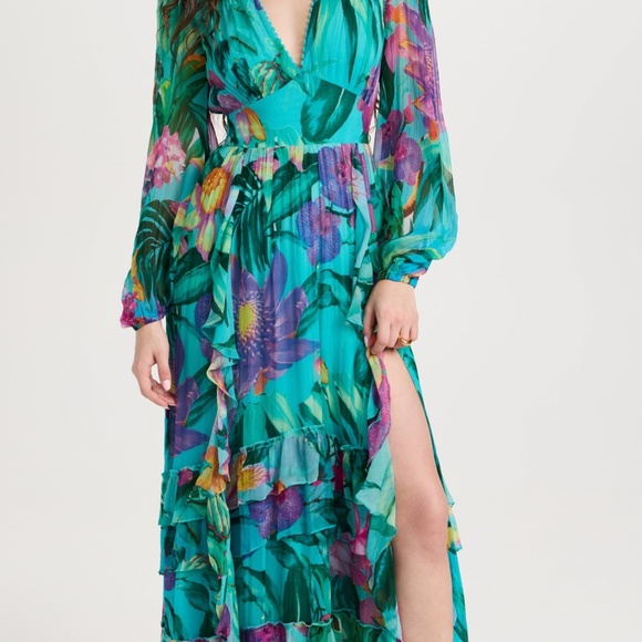 Palm Royale Perfection Rococo Sand Deep V Maxi Dress XS Worn Once - Picture 2 of 8